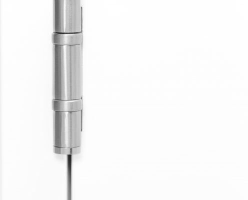Hengsle MU2460 1 495x400 - Beslag i hengsla dører